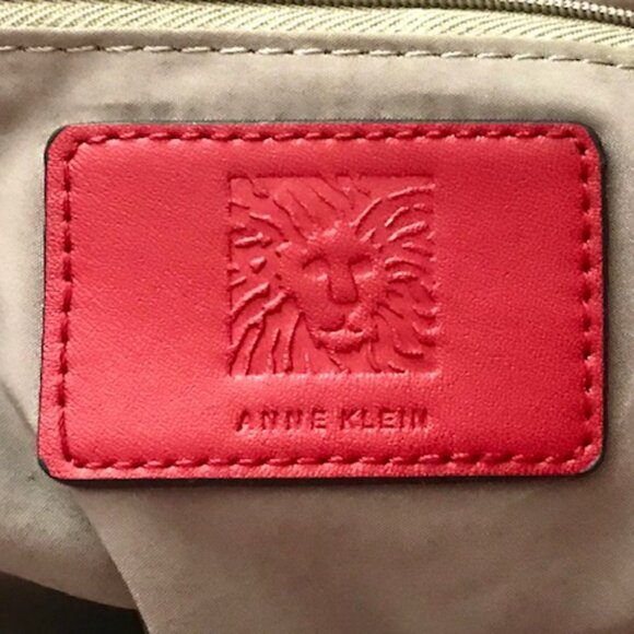 ANNE KLEIN ALLY Y2K LARGE RED NYLON TOTE BAG WEEKENDER WITH WRISTLET MAKEUP BAG - Picture 6 of 16